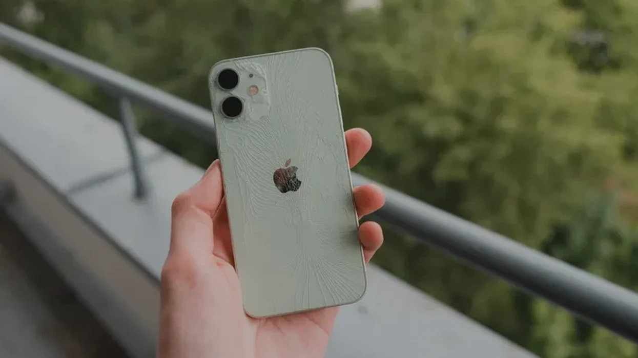 Pse janë kaq të shtrenjta riparimet e xhamit të iPhone?
