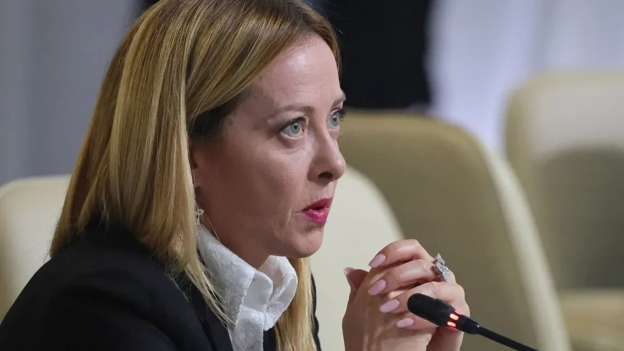 Meloni paralajmëron se Evropa duhet të “forcojë sigurinë tonë” pas grindjes së SHBA-së me Gjermaninë Meloni paralajmëron se Evropa duhet të “forcojë sigurinë tonë” pas grindjes së SHBA-së me Gjermaninë