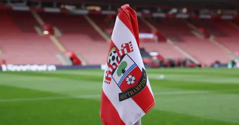 Skandali i spiunimit, Southampton distancohet nga veprimi i analistit të tyre