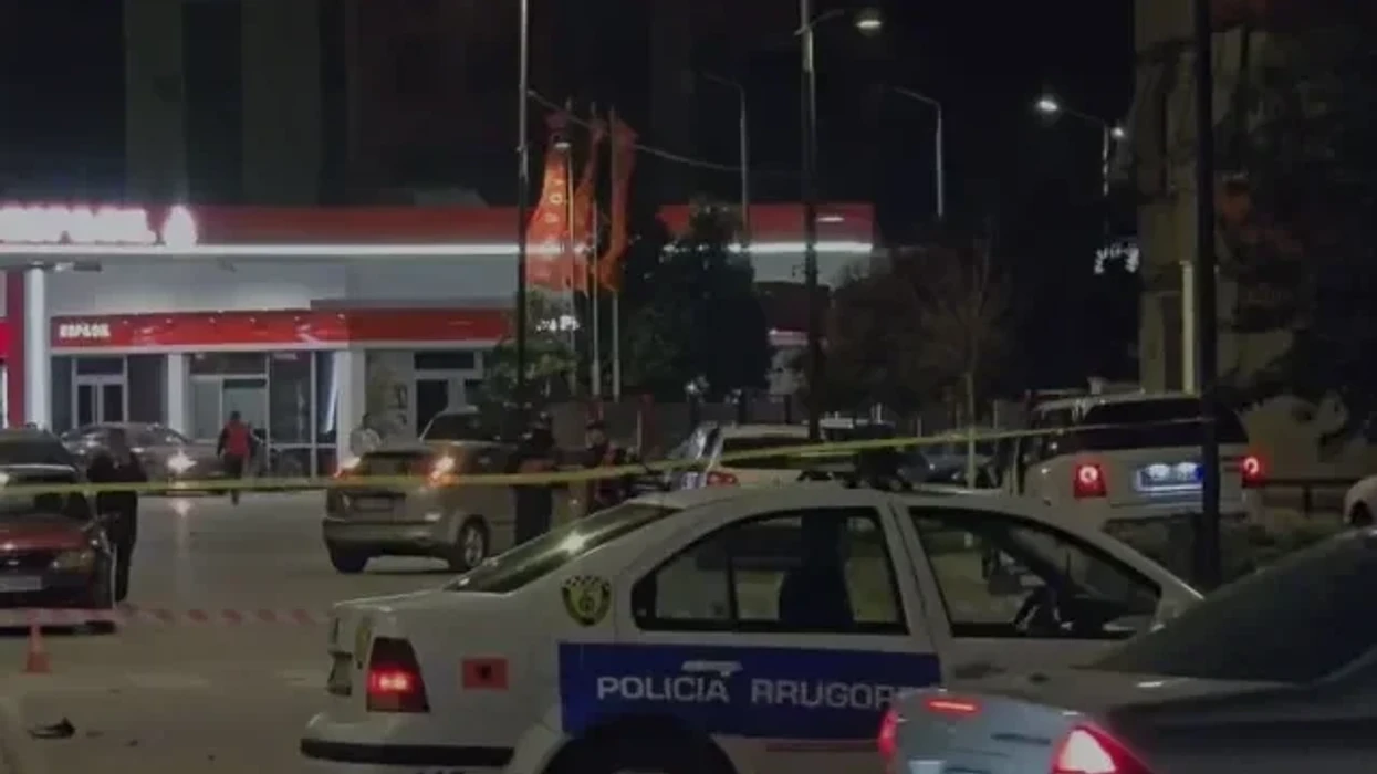 Përplasen dy makina te "Gjiri i Lalëzit", humb jetën pasagjeri 57-vjeçar