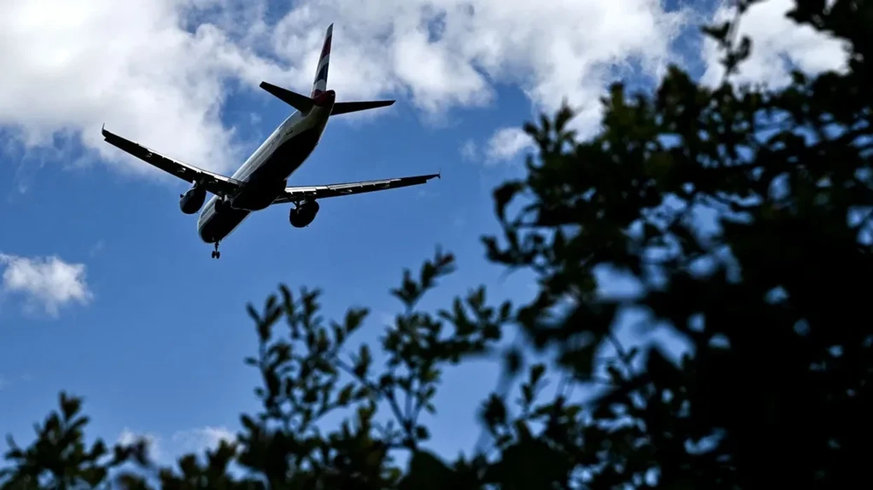 Paralajmërim për rritjen e çmimeve të aeroplanit në Evropë, të pashmangshme për shkak të luftës me Iranin