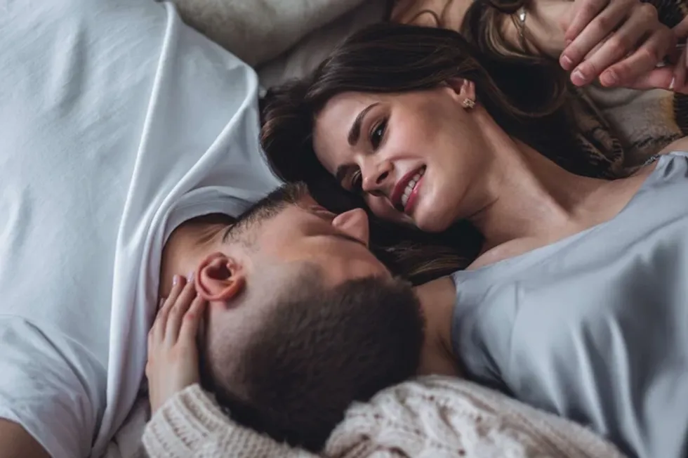 Kur gratë kanë më shumë dëshirë për intimitet? Studimi zbulon ditët që nuk priteshin