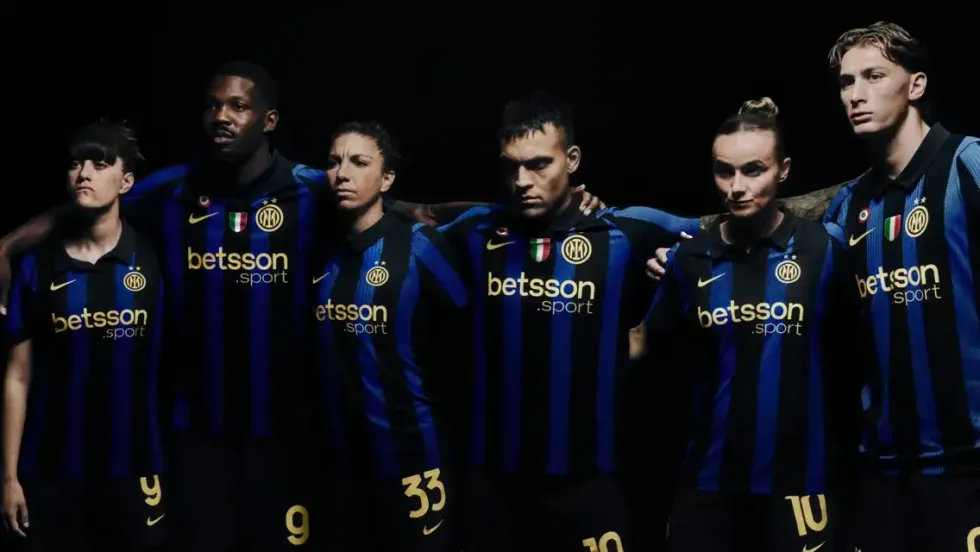 Interi publikon fanellën e re për sezonin 2026/27