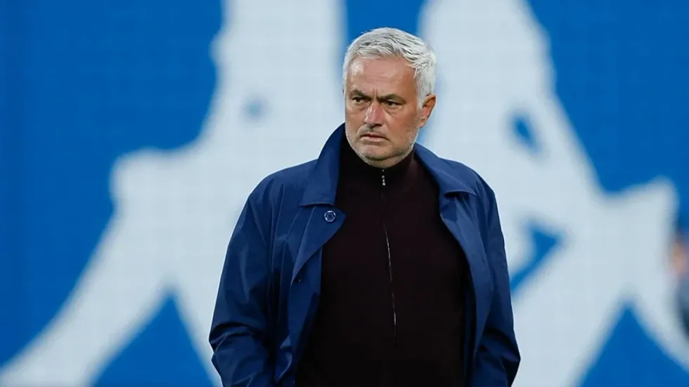 Mourinho kërkon transferimin e një mbrojtësi të majtë, tre emra në listën e dëshirave
