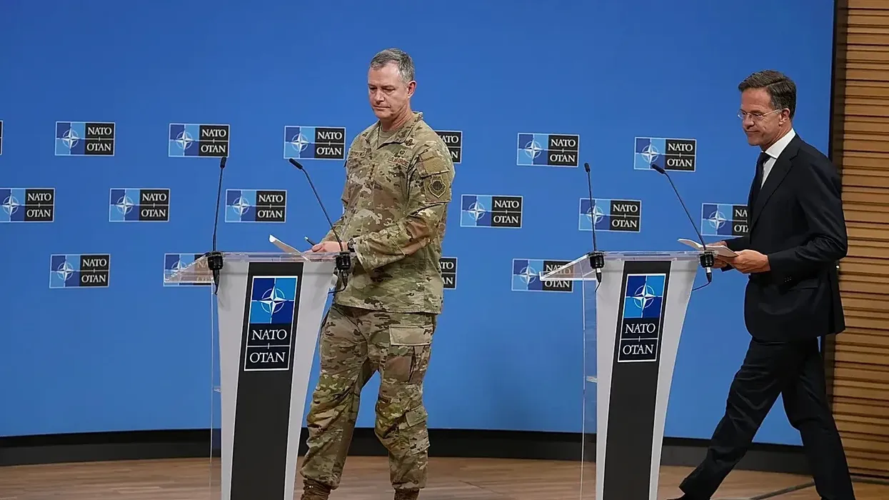 Ministrat e NATO-s takohen ndërsa SHBA-të planifikojnë të tërhiqen nga siguria evropiane Ministrat e NATO-s takohen ndërsa SHBA-të planifikojnë të tërhiqen nga siguria evropiane