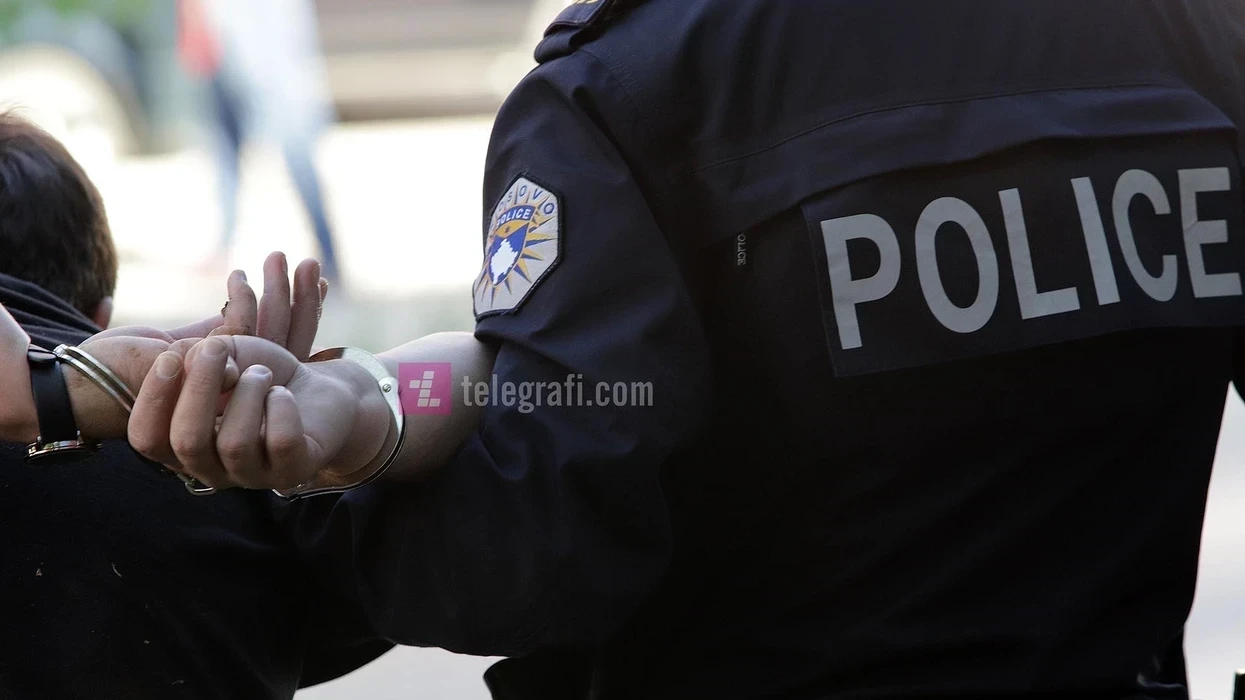 Arrestohen menaxheri dhe analisti bankar në Prishtinë: Morën kredi 25 mijë euro pa dijeni të klientes