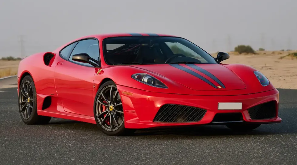 Shitet Ferrari 430 Scuderia i parë, pjesë e projektit ishte edhe Schumacher
