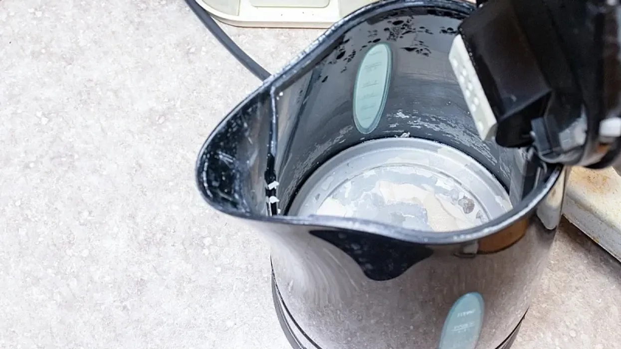 Mund ta hiqni gëlqeren nga çajniku juaj vetëm në pak minuta me këtë përbërës Mund ta hiqni gëlqeren nga çajniku juaj vetëm në pak minuta me këtë përbërës