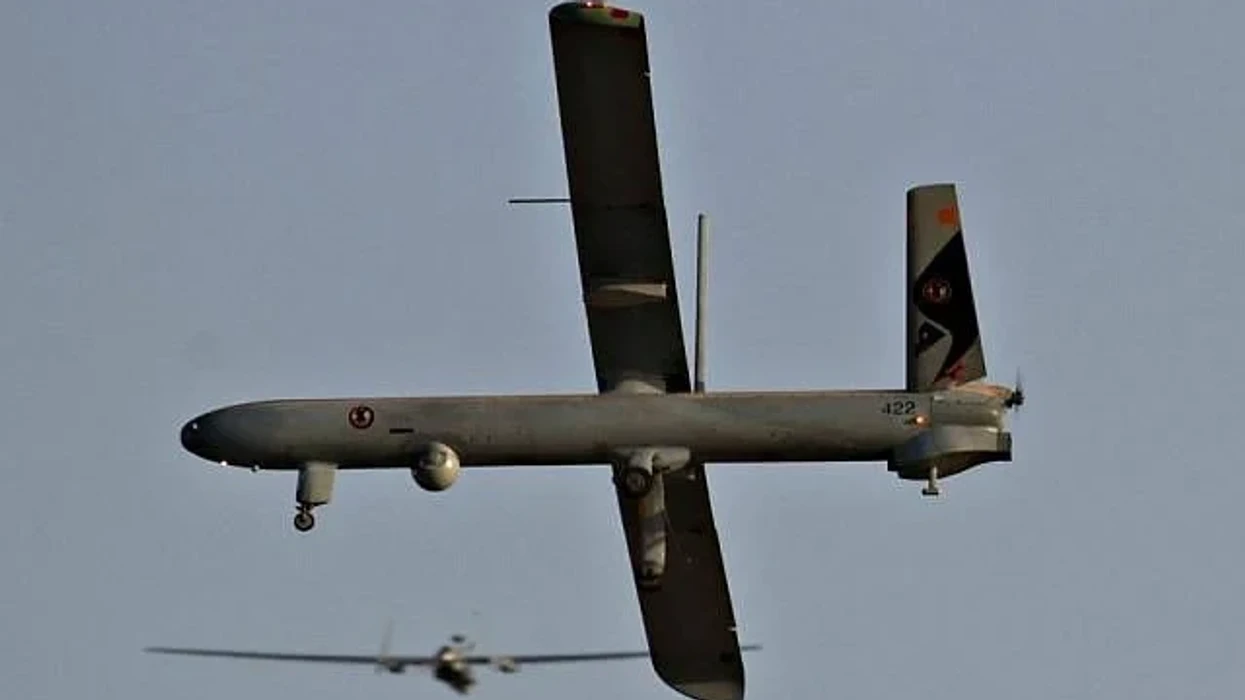 Një dron 'armiqësor' u rrëzua nga sistemi i ri i mbrojtjes ajrore iraniane