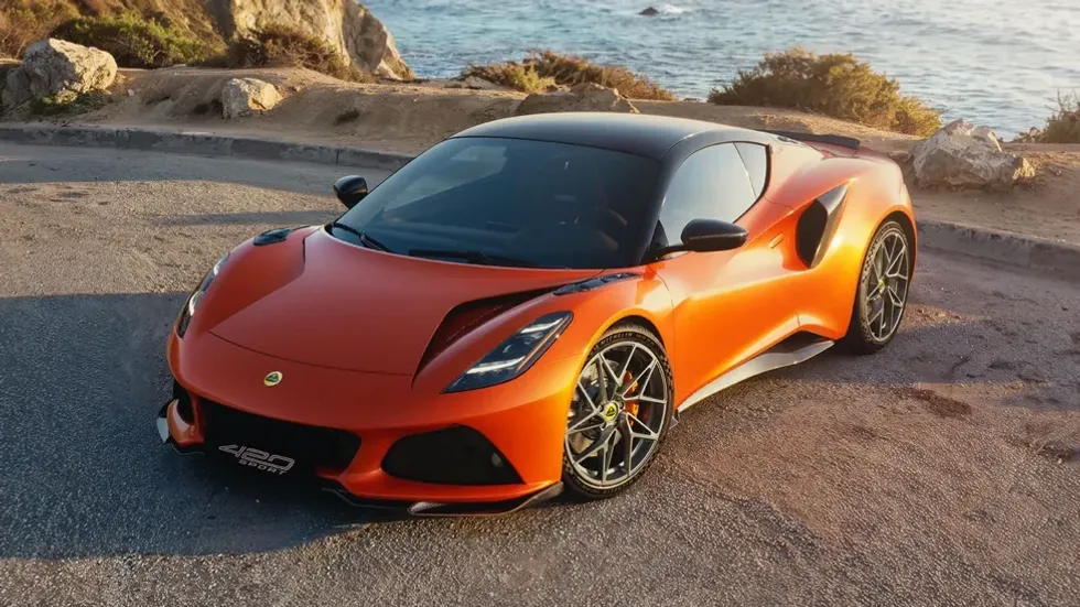Lotus Emira 420 Sport i ri, me çmim prej 120,00 euro - është Lotus Emira më i fuqishëm i ri