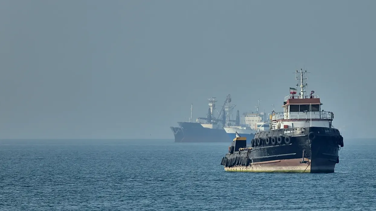Shpresat për një marrëveshje paqeje zbehen, ndërsa SHBA-të dhe Irani shkëmbejnë sërish zjarr Shpresat për një marrëveshje paqeje zbehen, ndërsa SHBA-të dhe Irani shkëmbejnë sërish zjarr