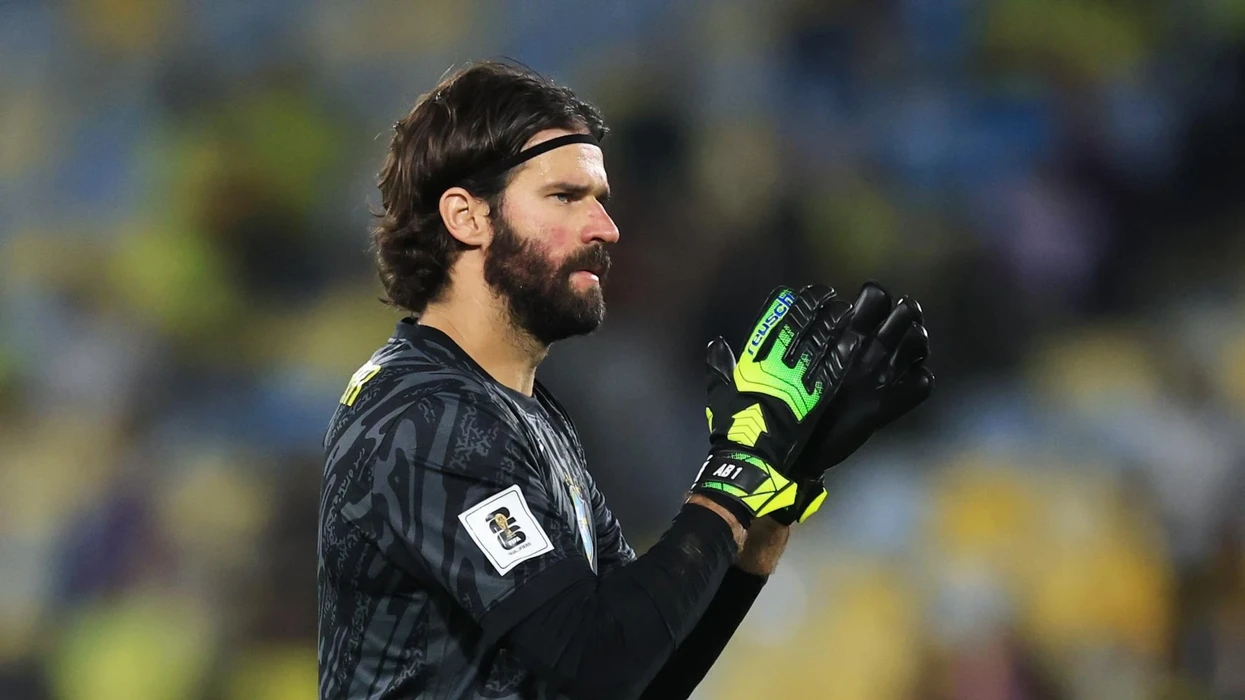 Mbyllet dera për Juventusin, Liverpooli merr vendimin final për Alissonin