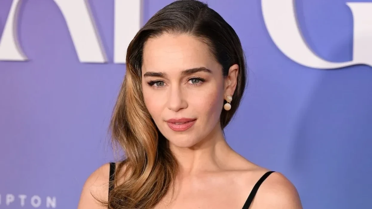 Emilia Clarke thotë se ka përjetuar “mungesë kujdesi” gjatë xhirimit të skenave nudo