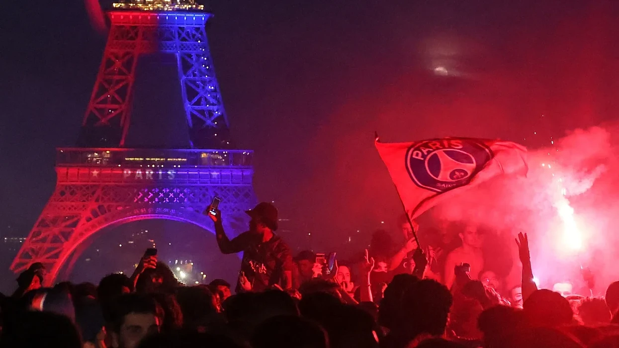 Kaos pas triumfit të PSG-së, festime të çmendura në Francë - qindra të arrestuar