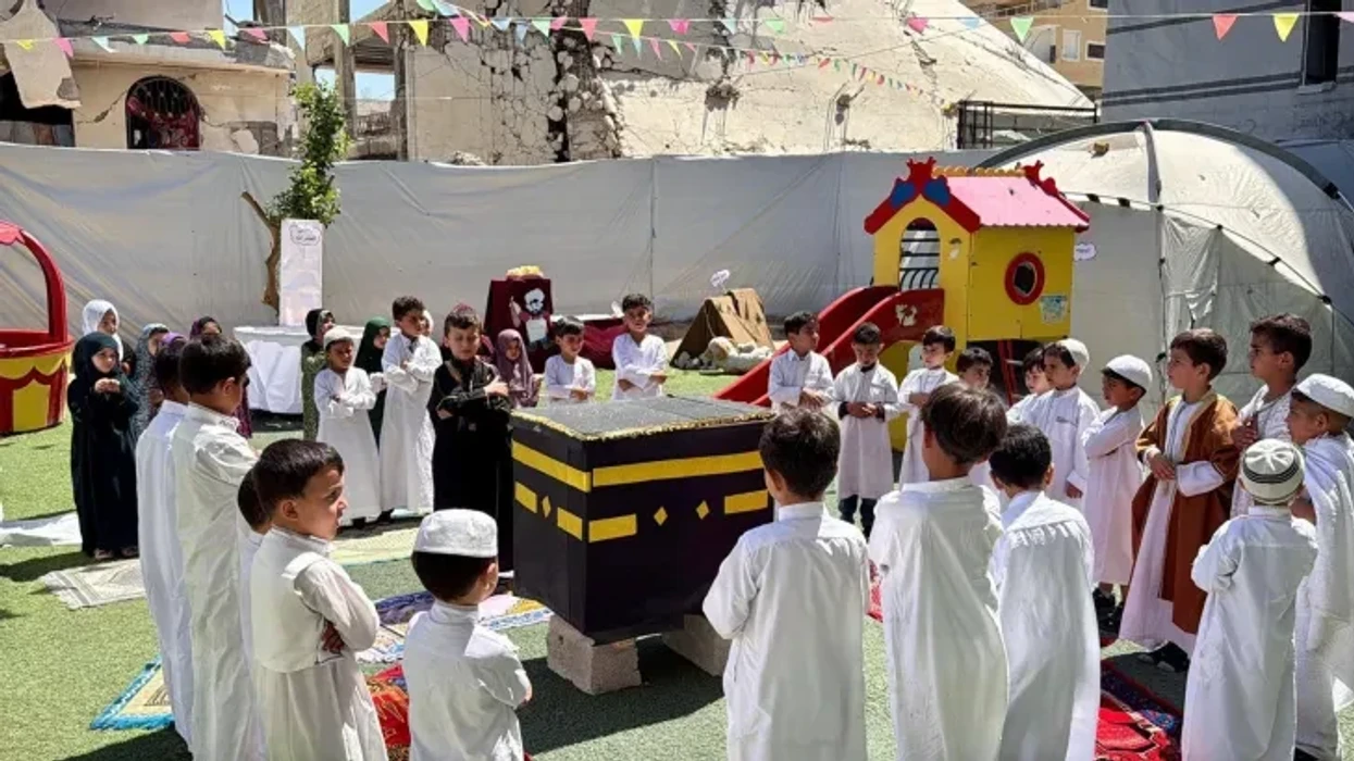 Mes luftës dhe shpresës, fëmijët në Gaza improvizojnë Haxhin