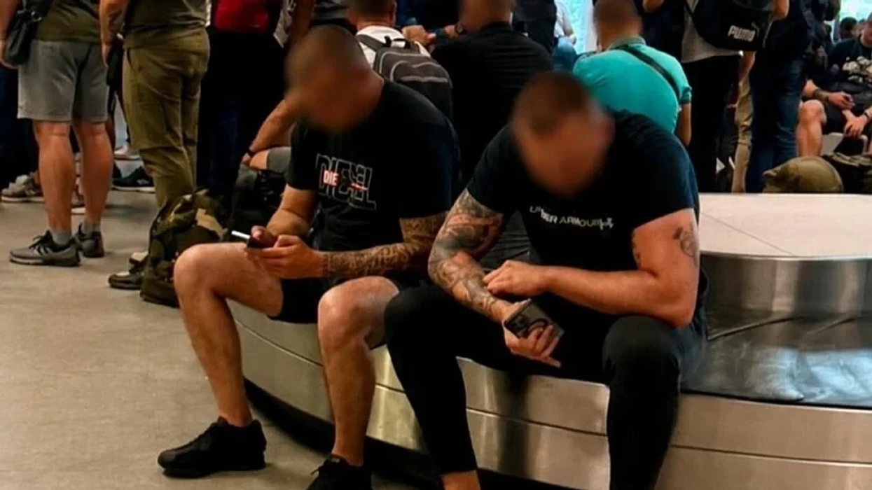 Opozita në Serbi: Vuçiqi ka dërguar një aeroplan plot me kriminelë në Mal të Zi