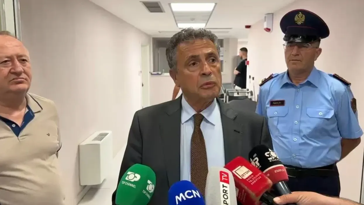 Ngjarja me dy viktima në Shëngjin, ambasadori Durmishi viziton tre të rinjtë në spital Ngjarja me dy viktima në Shëngjin, ambasadori Durmishi viziton tre të rinjtë në spital
