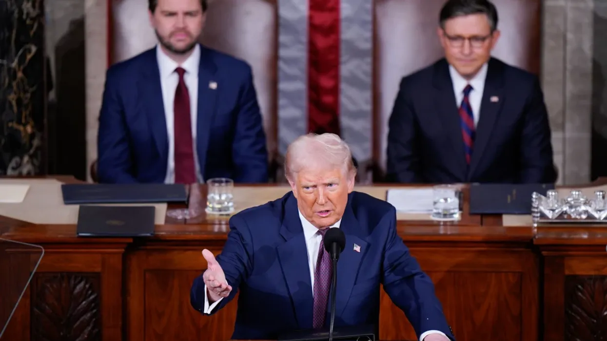 Trump reagon ashpër pasi Dhoma e Përfaqësuesve votoi për kufizimin e fuqive të tij ushtarake Trump reagon ashpër pasi Dhoma e Përfaqësuesve votoi për kufizimin e fuqive të tij ushtarake