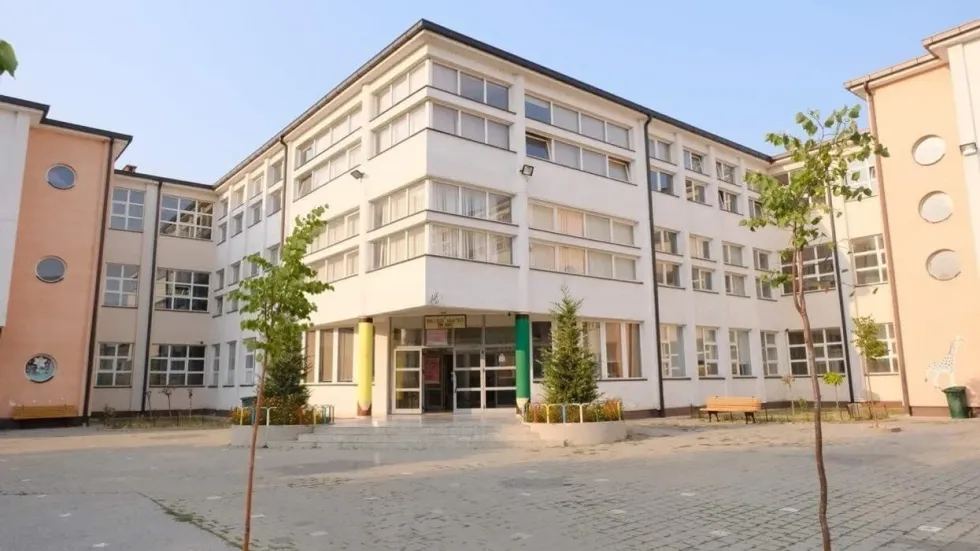 Rast i pazakontë në një qendër votimi në Prishtinë - pjesëma