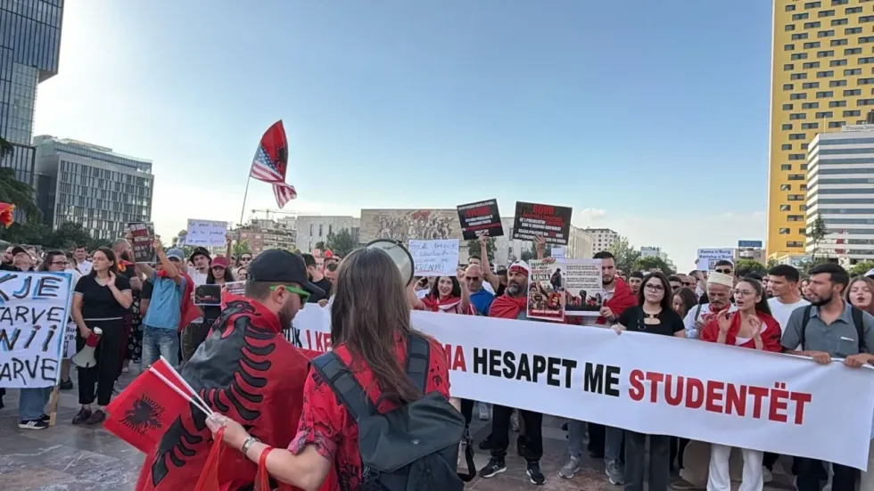 Dita e nëntë e protestës për Zvërnecin, qytetarët grumbulloh