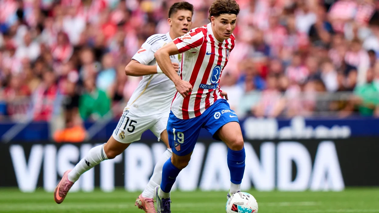“Na bëni të qeshim më shumë se Barcelona” – Atletico e poshtëron Real Madridin pas ofertës për Alvarez