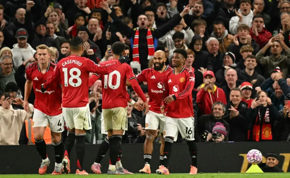 Man Utd njofton zyrtarisht tri largime të mëdha