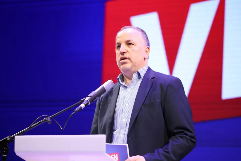 “Po e zgjidhim problemin”, Adnan Azizi jep detaje për provim
