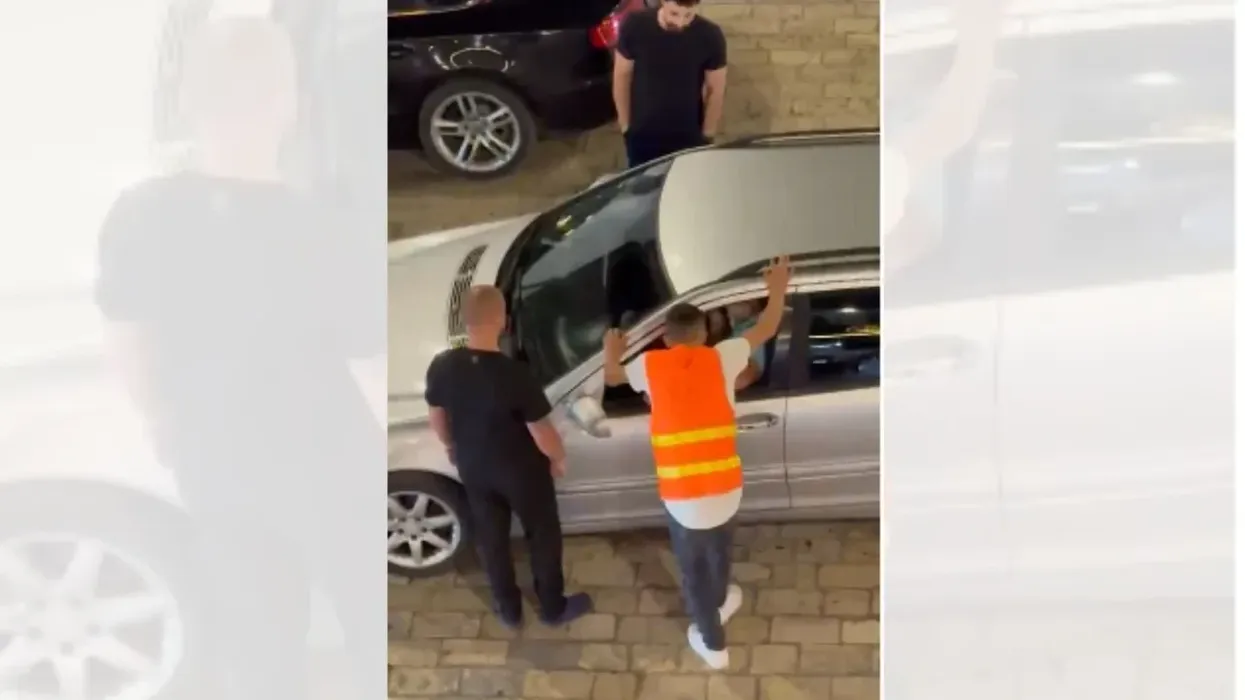 Shoferi përplas qëllimisht me makinë katër persona - çfarë ndodhi në Shkodër? Shoferi përplas qëllimisht me makinë katër persona - çfarë ndodhi në Shkodër?