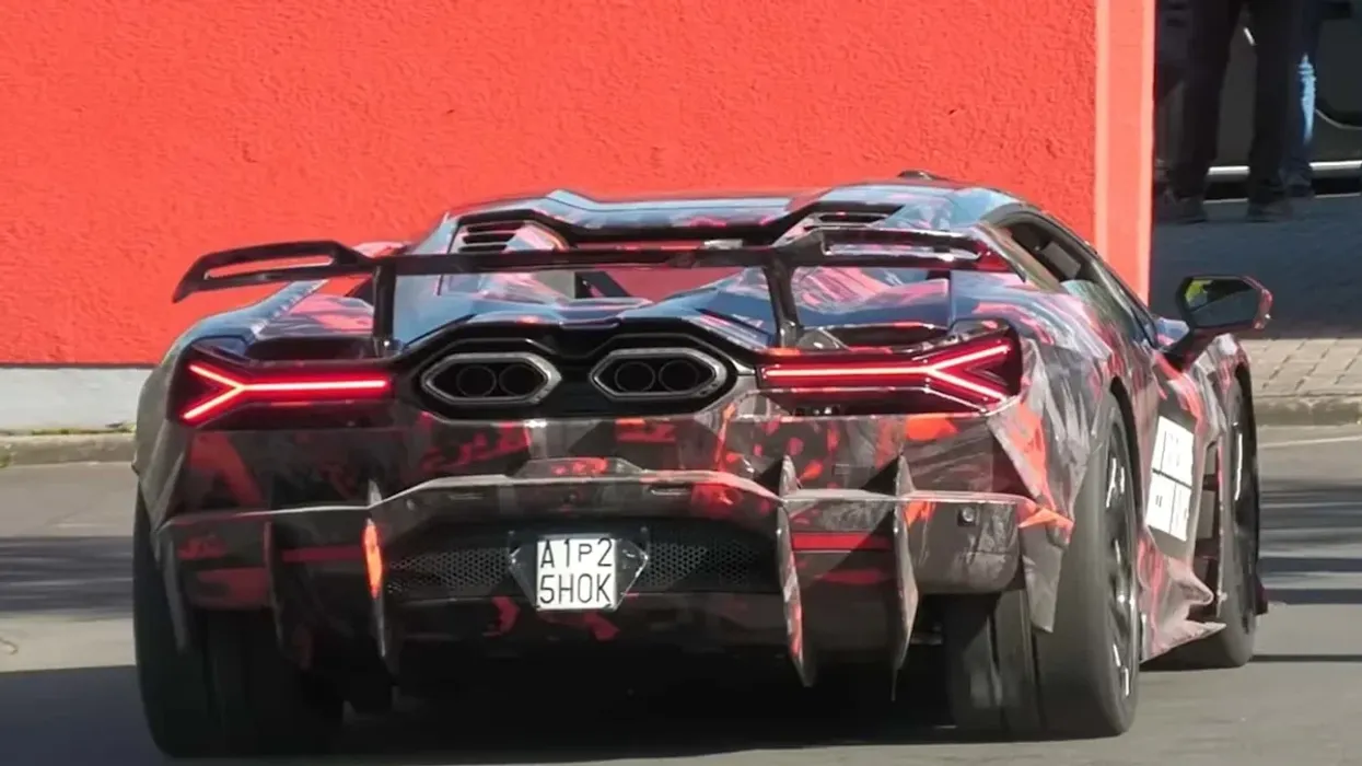 Lamborghini po përgatit Revuelto-n më të fuqishme deri më sot Lamborghini po përgatit Revuelto-n më të fuqishme deri më sot