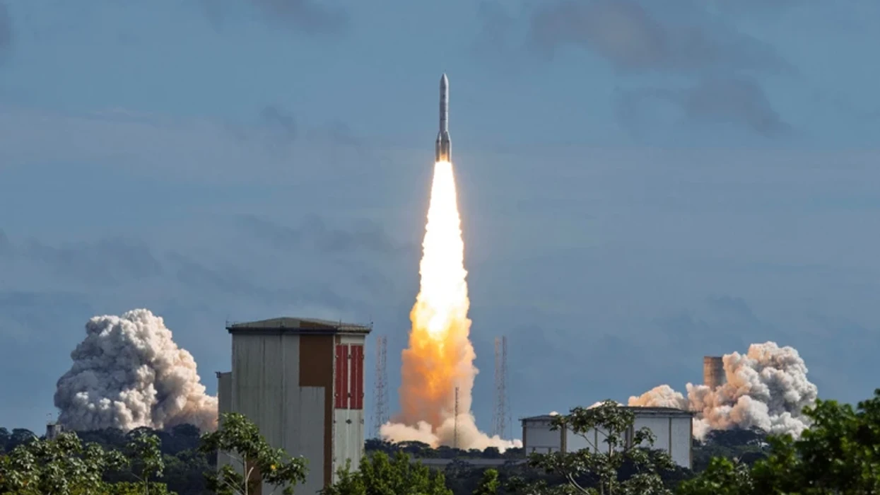 Raketa evropiane Ariane 6 u lëshua në hapësirë