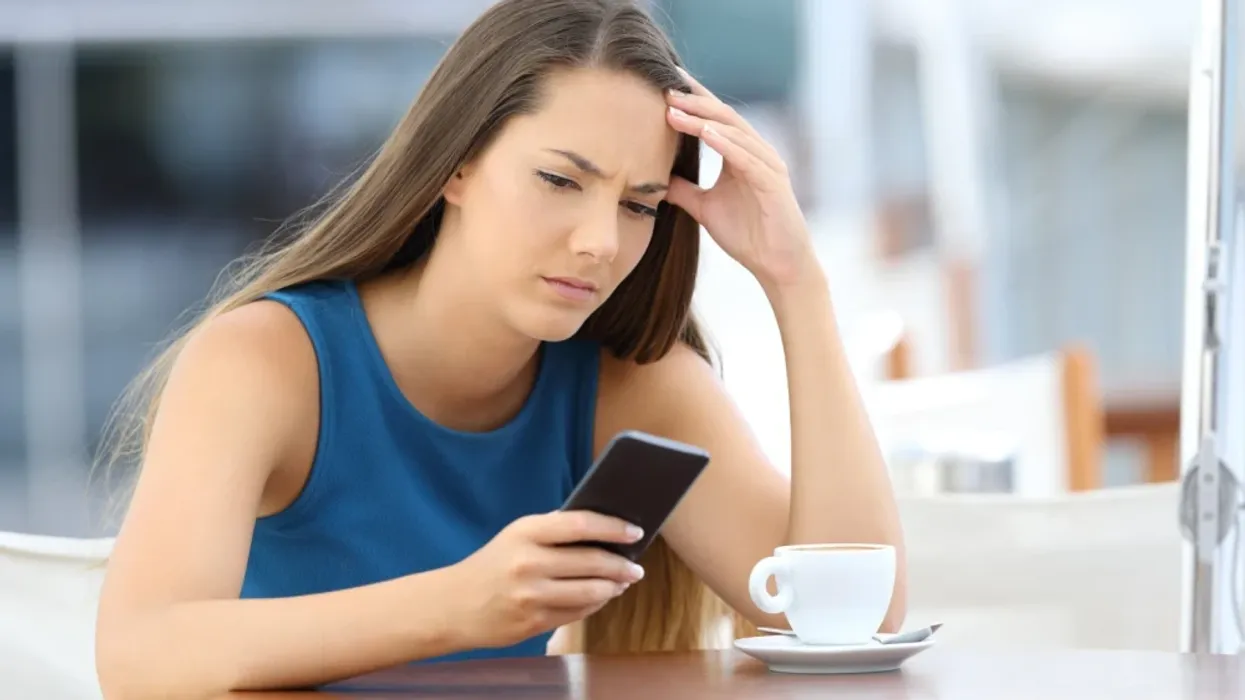 Tri shenja që tregojnë se telefoni juaj mund të jetë hakuar Tri shenja që tregojnë se telefoni juaj mund të jetë hakuar