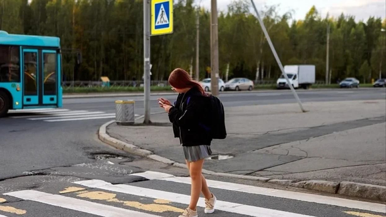 Sllovakët i shpallin “luftë” këmbësorëve që përdorin telefonin në vendkalimet e këmbësorëve