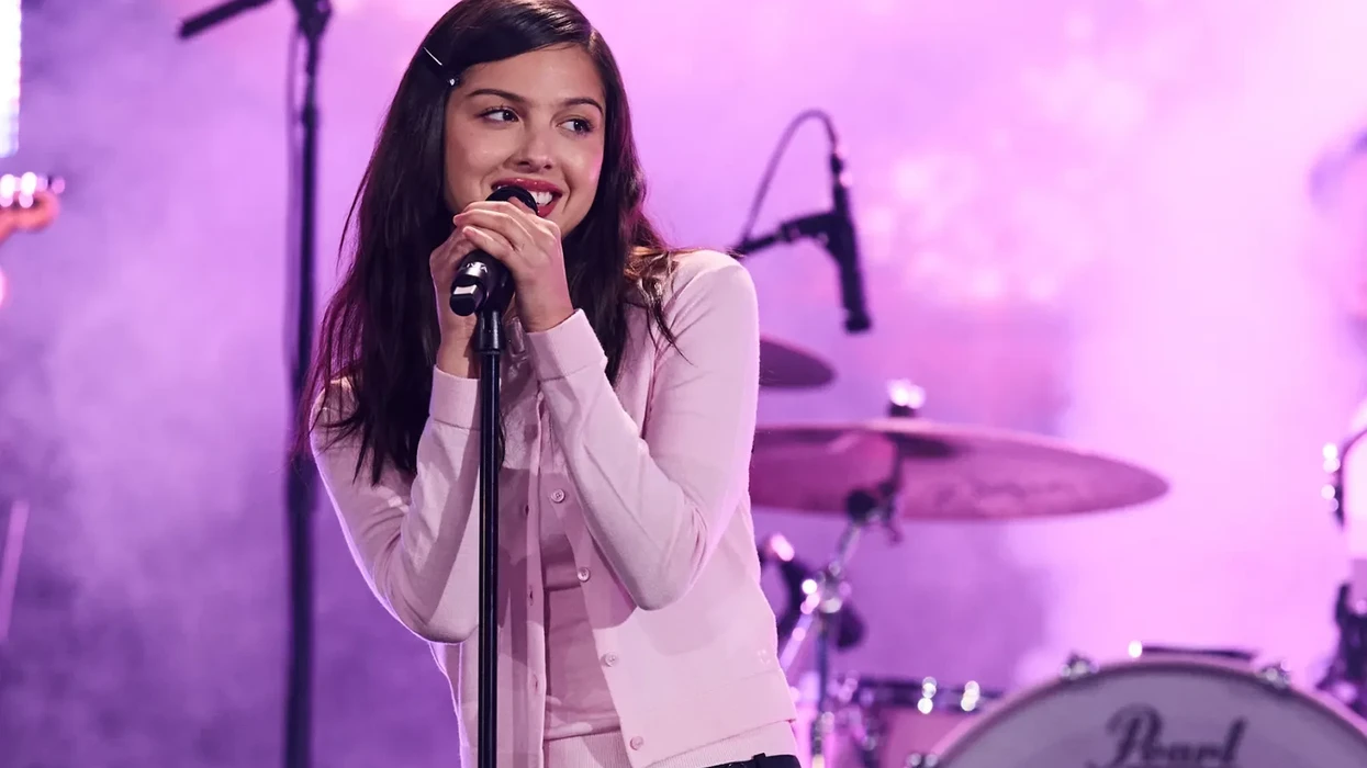 Olivia Rodrigo arrin javën më të suksesshme të karrierës së saj me albumin e ri “You Seem Pretty Sad for a Girl So in Love”