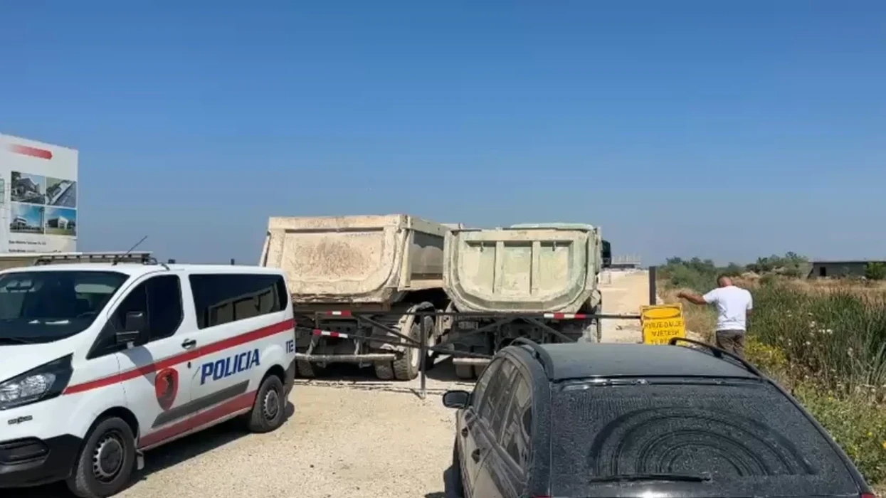 Tensione në Aeroportin e Vlorës, bllokohen sërish hyrjet e kantierit