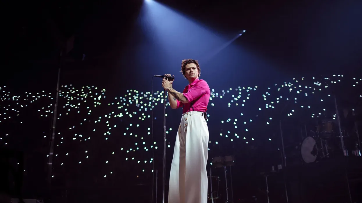 “Të kujdesemi për njëri-tjetrin”, Harry Styles u drejtohet fansave në Wembley mes valës së nxehtësisë “Të kujdesemi për njëri-tjetrin”, Harry Styles u drejtohet fansave në Wembley mes valës së nxehtësisë