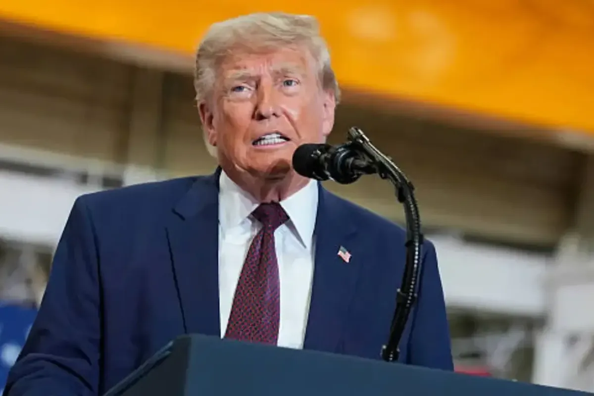Donald Trump vlerëson suksesin e Kupës së Botës dhe mbështet ekipin e ShBA-ve Donald Trump vlerëson suksesin e Kupës së Botës dhe mbështet ekipin e ShBA-ve