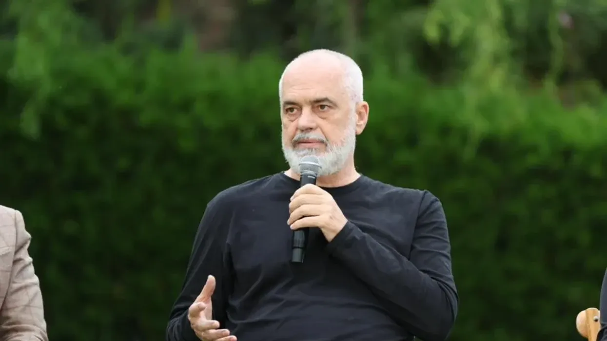 Rama ndan pamjet nga transformimi i Parkut të Hyrjes së Shkodrës Rama ndan pamjet nga transformimi i Parkut të Hyrjes së Shkodrës