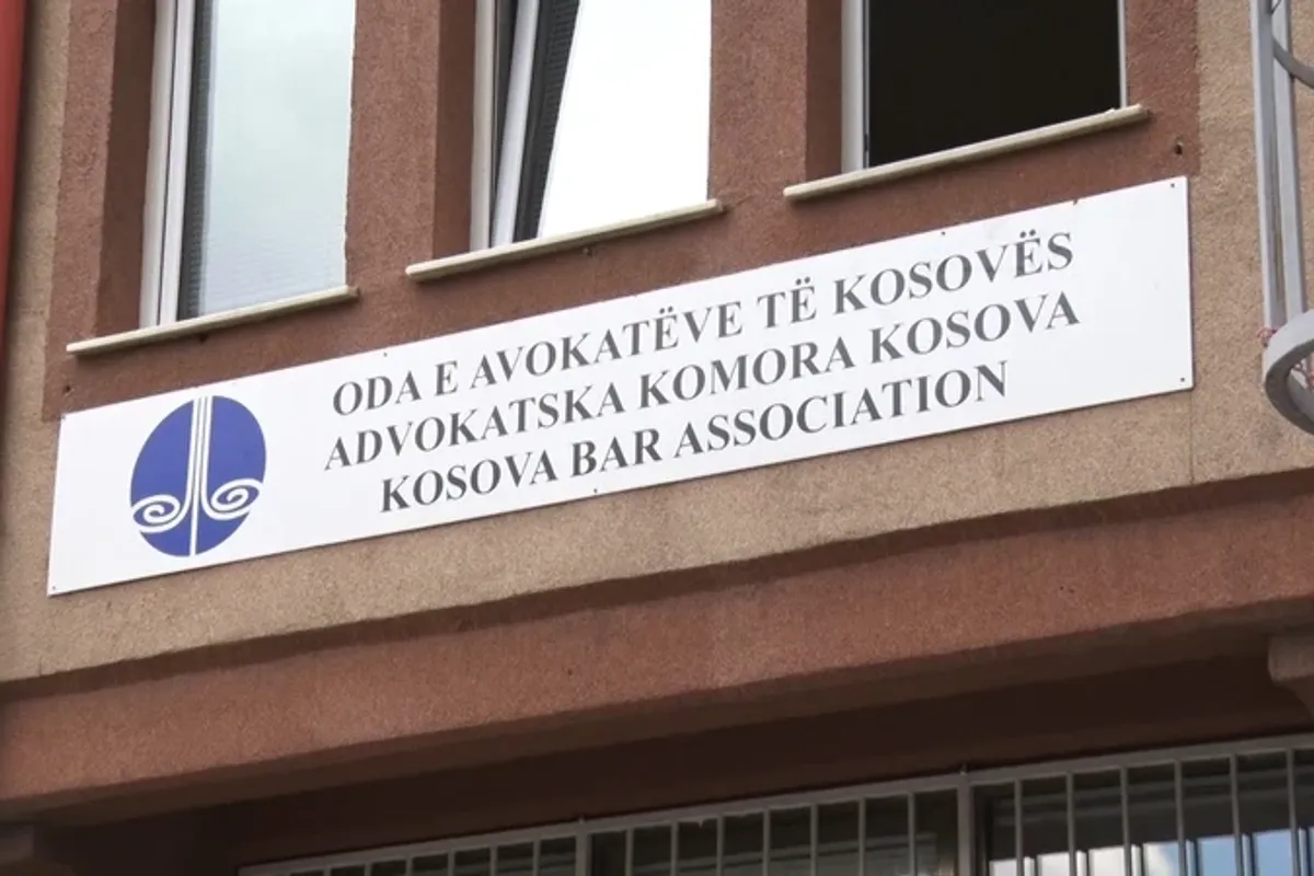 Gjykata Supreme hedh poshtë si të palejueshme padinë e Qeverisë kundër Odës së Avokatëve të Kosovës Gjykata Supreme hedh poshtë si të palejueshme padinë e Qeverisë kundër Odës së Avokatëve të Kosovës