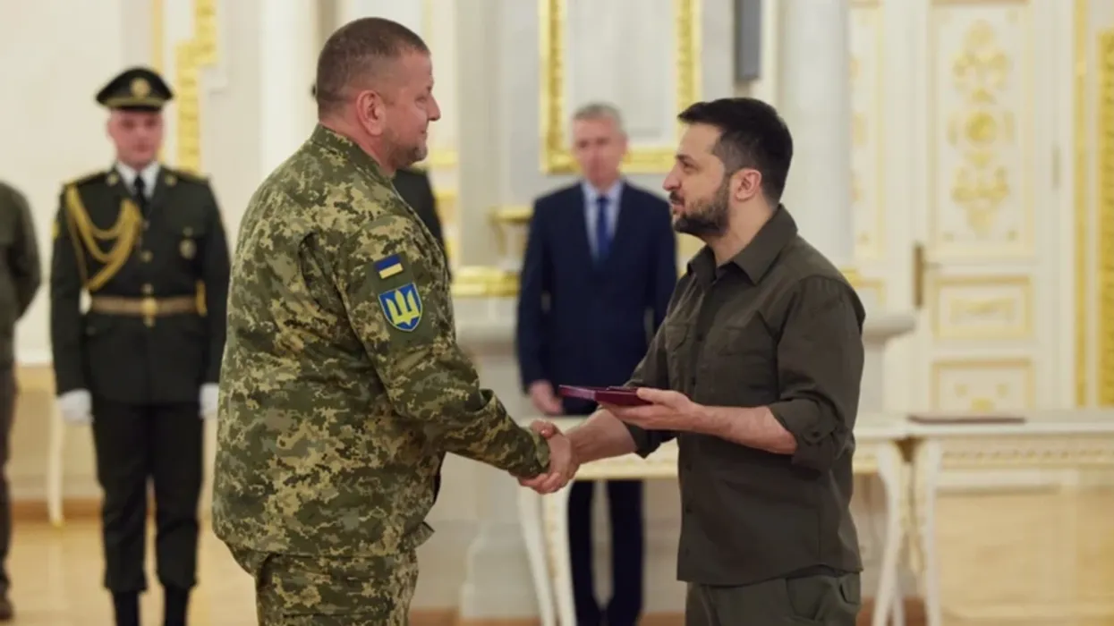 Ish-komandanti pritet të sfidojë Zelenskyn në zgjedhjet e ardhshme presidenciale në Ukrainë Ish-komandanti pritet të sfidojë Zelenskyn në zgjedhjet e ardhshme presidenciale në Ukrainë
