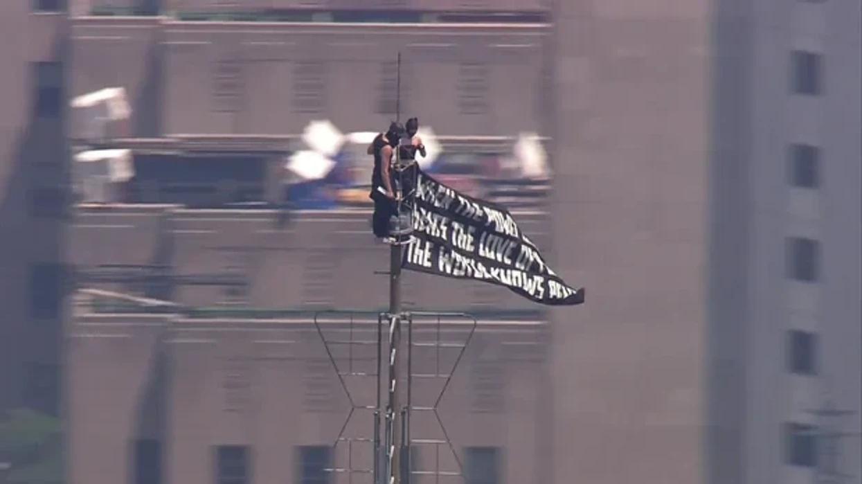 Çmenduria nuk njeh kufij - propozim martese në majën e "Empire State Building" në New York