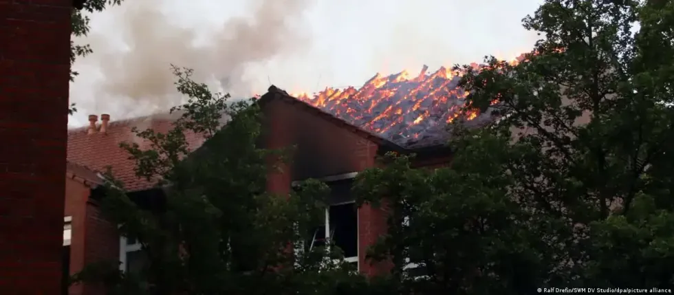 Zjarr në një spital në Gjermani, humbin jetën dy persona dhe mbi 30 tjerë lëndohen Zjarr në një spital në Gjermani, humbin jetën dy persona dhe mbi 30 tjerë lëndohen