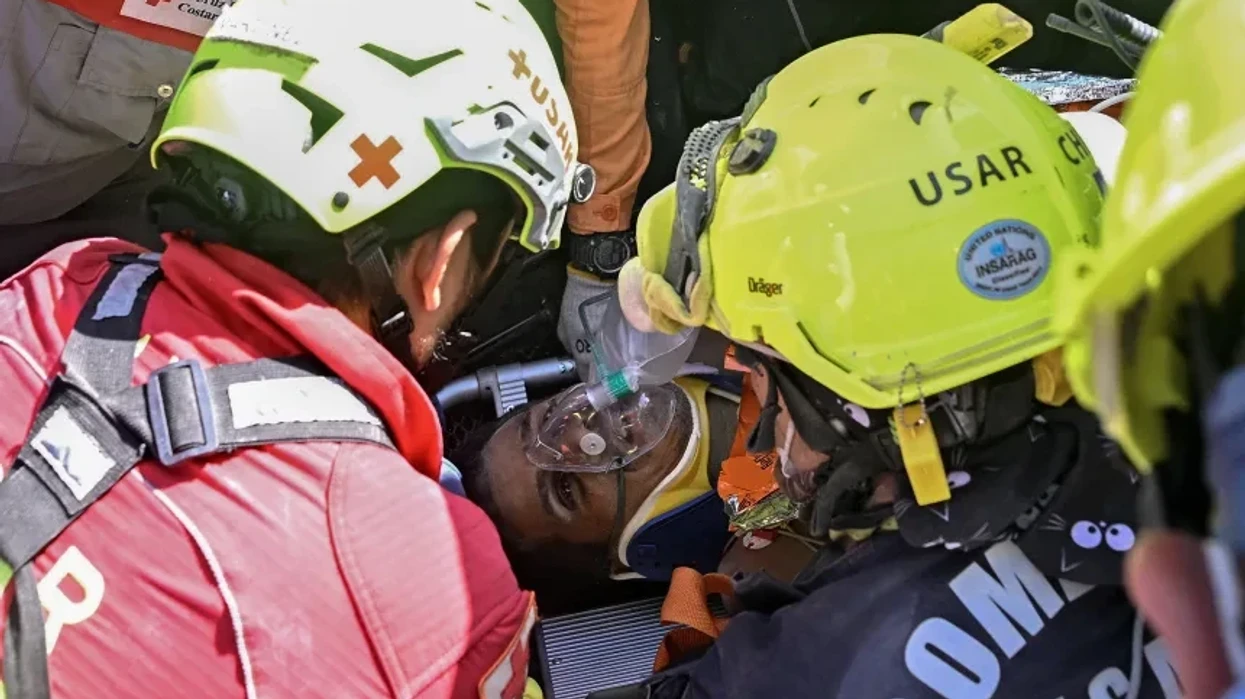 Mrekullia në rrënoja, 43-vjeçari mbijeton 8 ditë pas tërmeteve në Venezuelë
