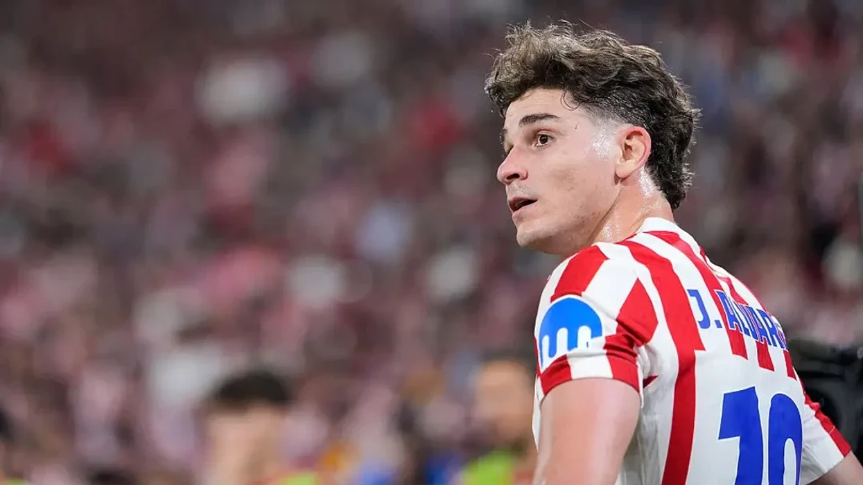 “Oferta vlen ende”, Joan Laporta i dërgon sërish mesazh Atleticos për Julian Alvarezin