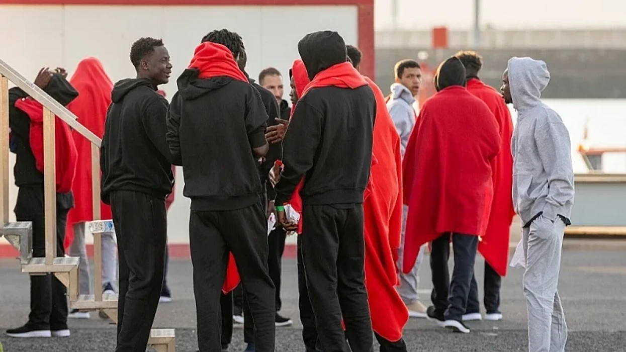 Mbi një milion emigrantë në Spanjë kanë paraqitur kërkesë për legalizimin e statusit