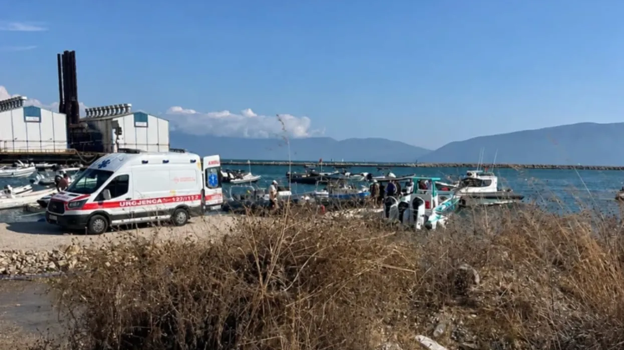 Pushimet kthehen në tragjedi, 29-vjeçarja shqiptare mbytet në plazhin e Vlorës Pushimet kthehen në tragjedi, 29-vjeçarja shqiptare mbytet në plazhin e Vlorës