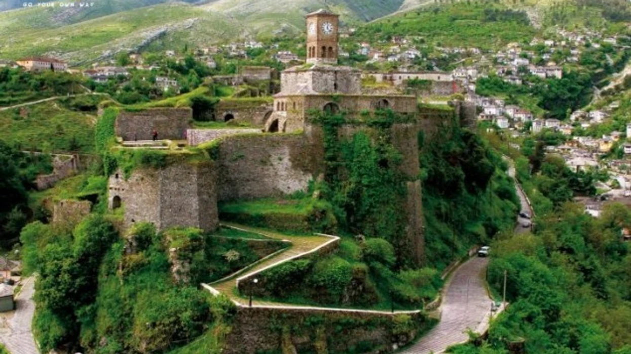 Kalaja e Gjirokastrës thyen rekordin, 100 mijë vizitorë në gjashtë muaj, mbetet më e vizituara