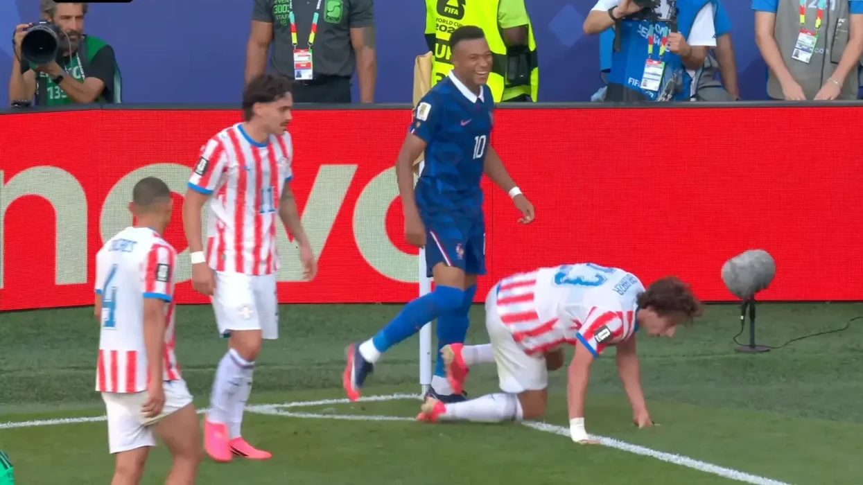 Lojtarët e Paraguait provokuan Kylian Mbappe – Reagimi i kapitenit të Francës u filmua nga kamerat