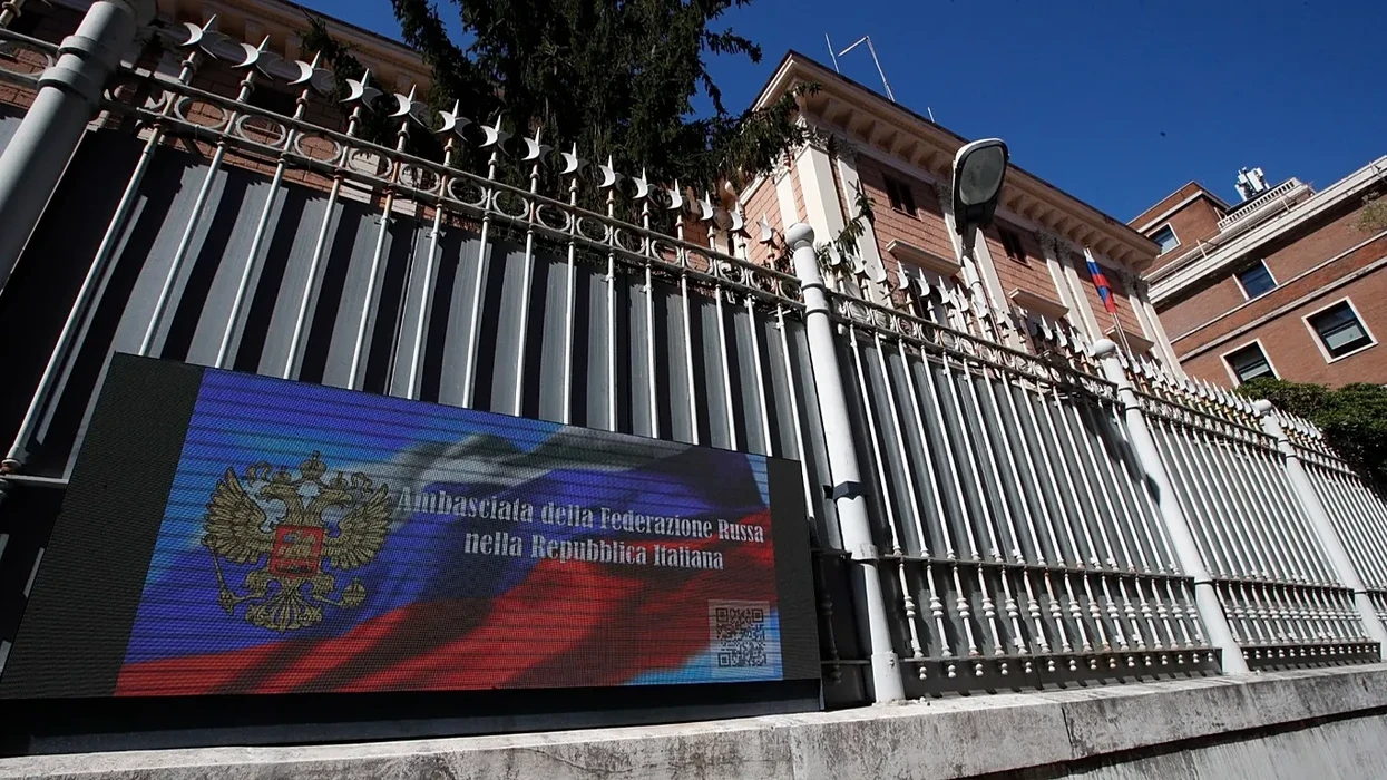 Italia dëbon dy diplomatë rusë të akuzuar për spiunazh, thotë Ministri i Jashtëm