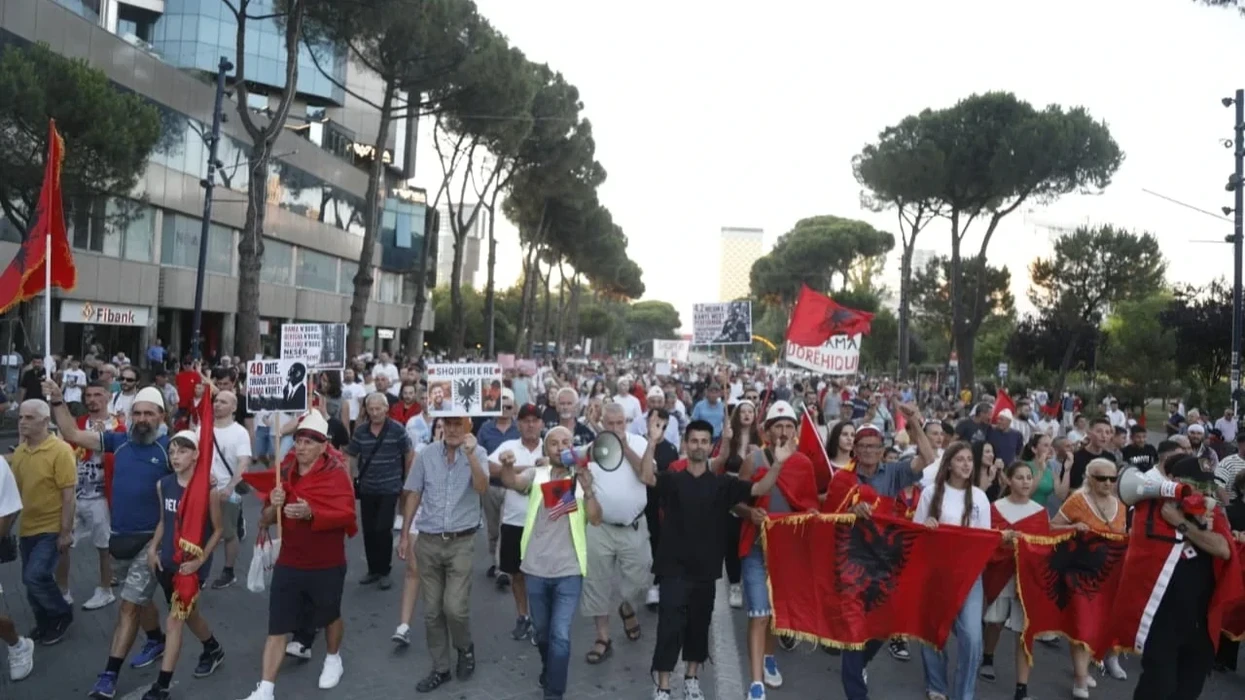 Mbyllet dita 40 e tubimit para Kryeministrisë, thirrje për rrëzimin e qeverisë: Të shtunën protestë kombëtare