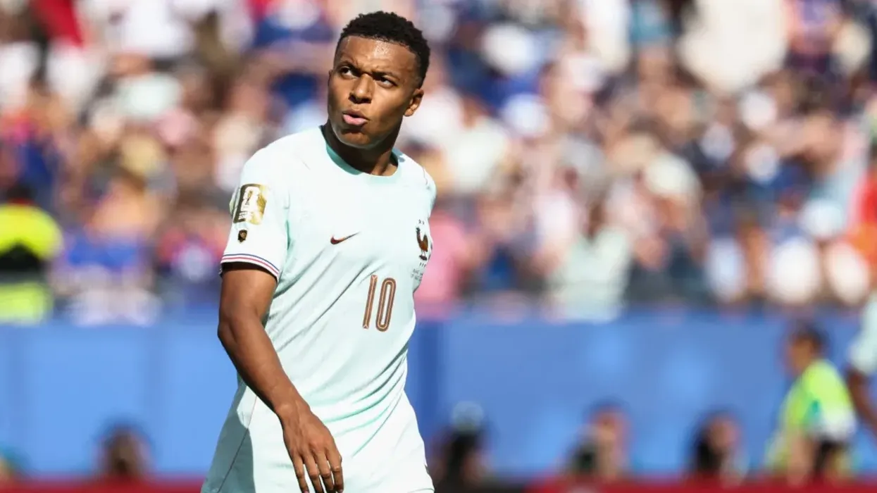 Franca kalon në epërsi, Mbappe realizon një gol spektakolar Franca kalon në epërsi, Mbappe realizon një gol spektakolar